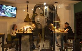 Winederful Hostel & Cafe